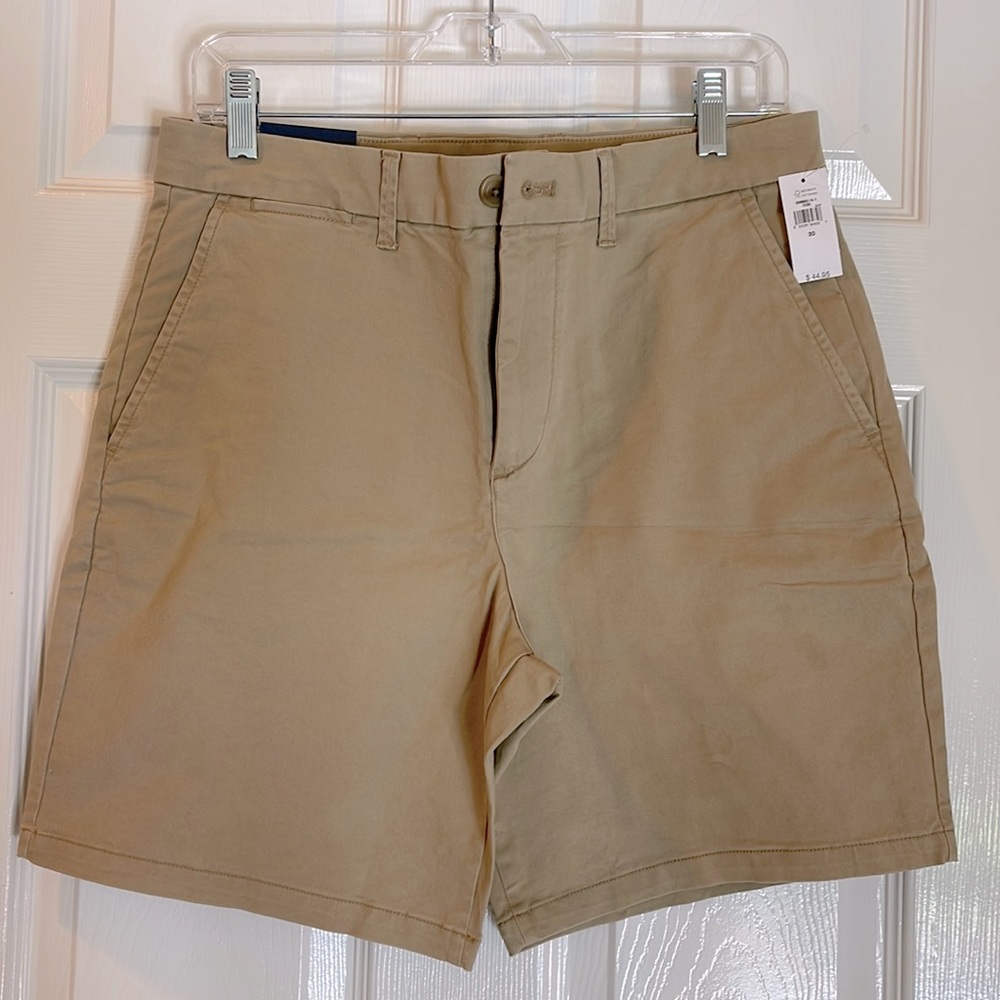 Gap khaki shorts, men’s. Size 30, 8 inch inseam, new with tags